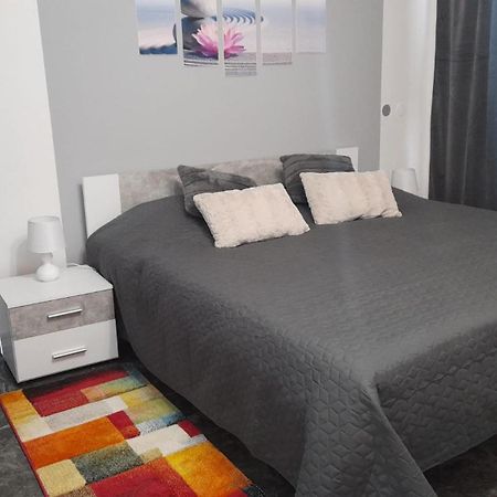 Apartmani Delas 2 프예스차나 우발라 외부 사진