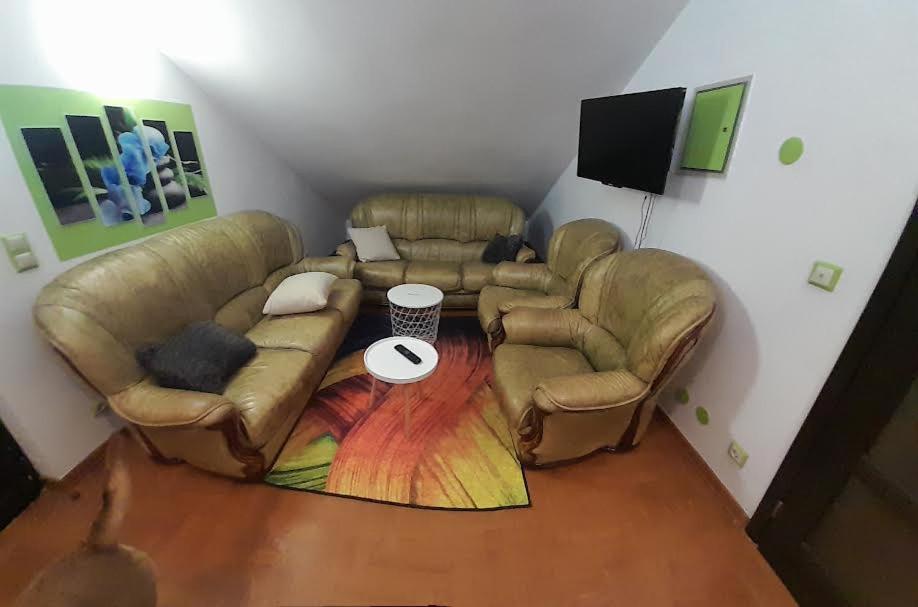 Apartmani Delas 2 프예스차나 우발라 외부 사진