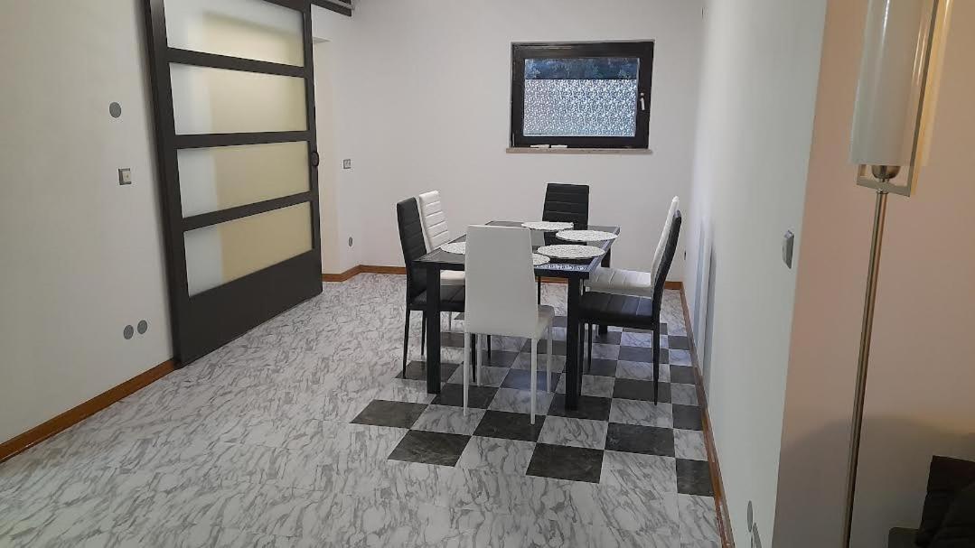 Apartmani Delas 2 프예스차나 우발라 외부 사진