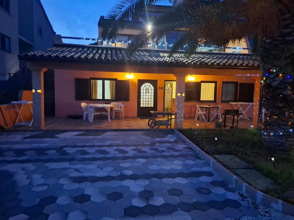 Apartmani Delas 2 프예스차나 우발라 외부 사진